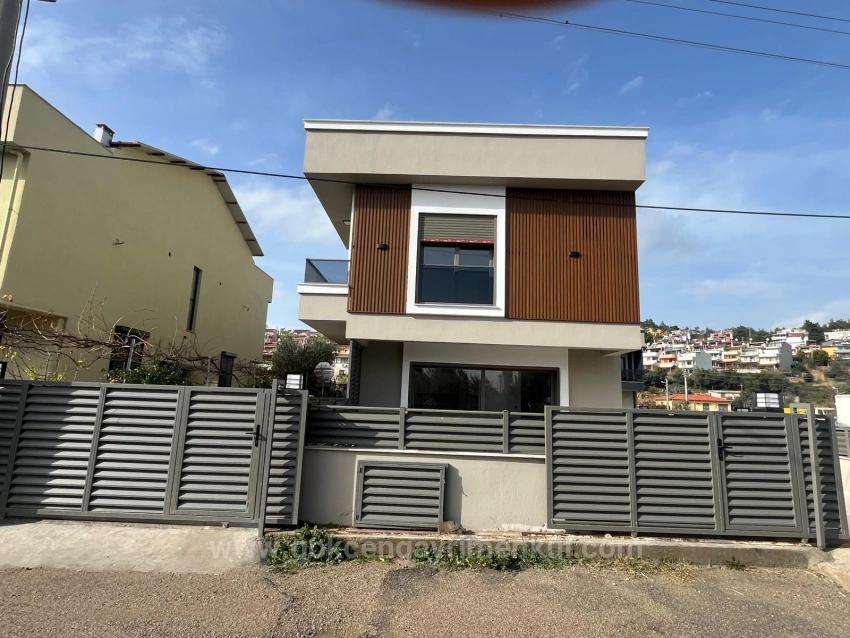 Villa Mit Garten, Parkplatz Und 3 Schlafzimmern In Özdere Gümüldür, 400 Meter Vom Meer Entfernt, Zu Vermieten!