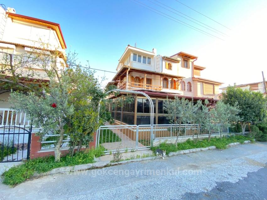 4+1-Zimmer Villa Zu Verkaufen in Cumhuriyet Bz. Seferihisar Doğanbey - 210 m²