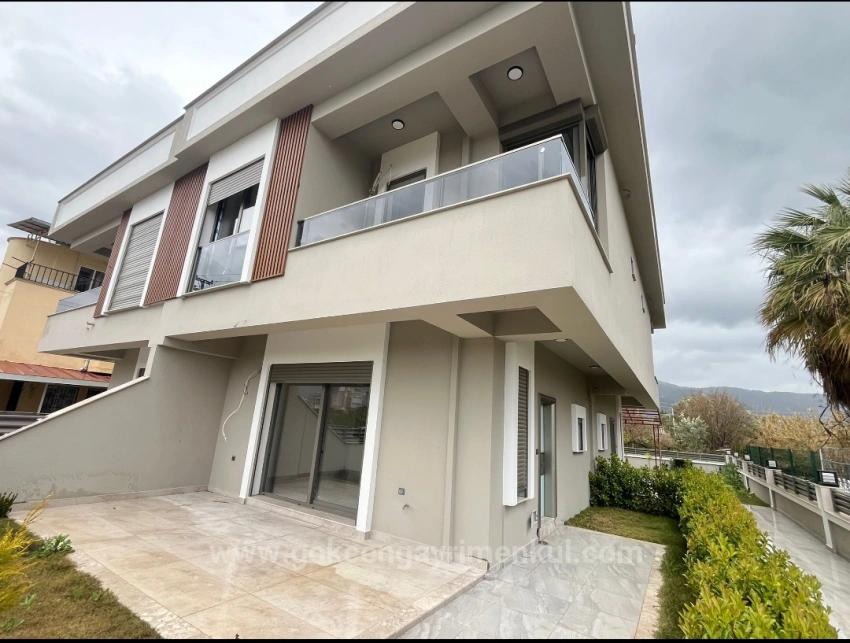 3+1 Villa In Der Gegend Von Özdere Ortamahalle, 300 Meter Vom Meer Entfernt!!!