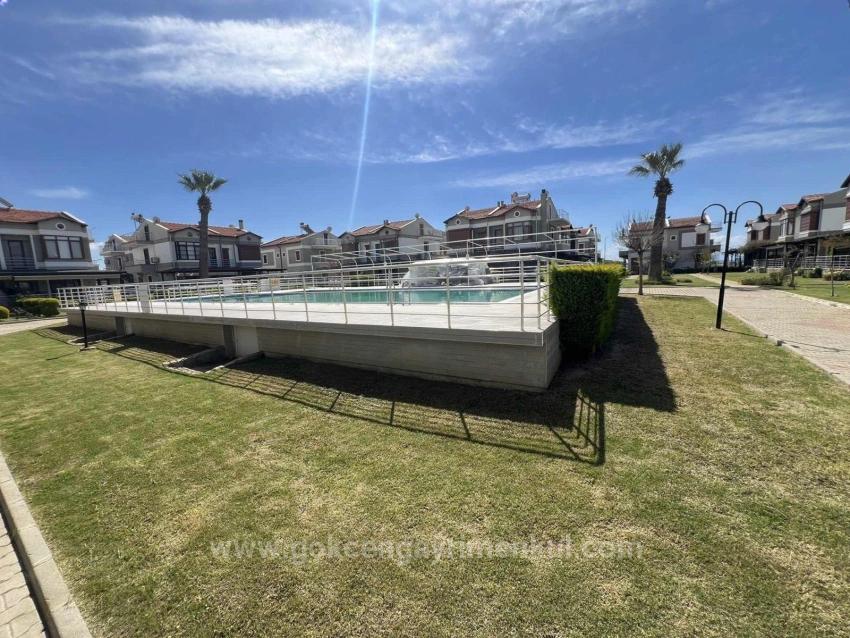 3+1 Villa In Einer Anlage Am Meer Mit Pool In Gümüldür!!!