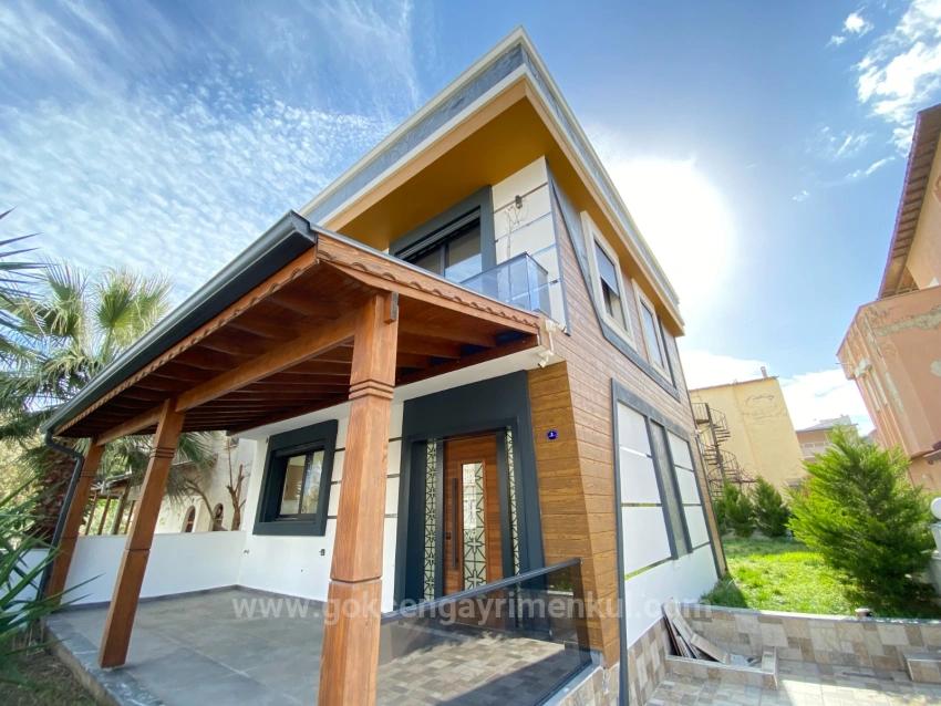Luxuriöse Freistehende Villa Mit 3+1 Bädern In Doğanbey, Direkt Am Meer, Zu Verkaufen!!!!