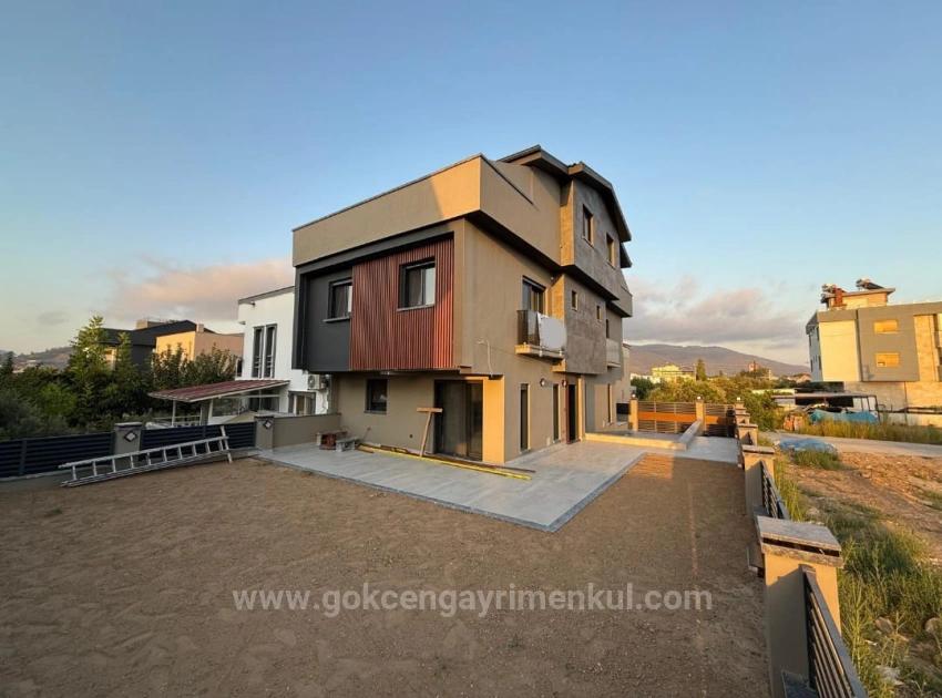 3+1 Villa Mit Großzügigem Garten, 300 Meter Vom Meer Entfernt In Der Region Gümüldür!!!!