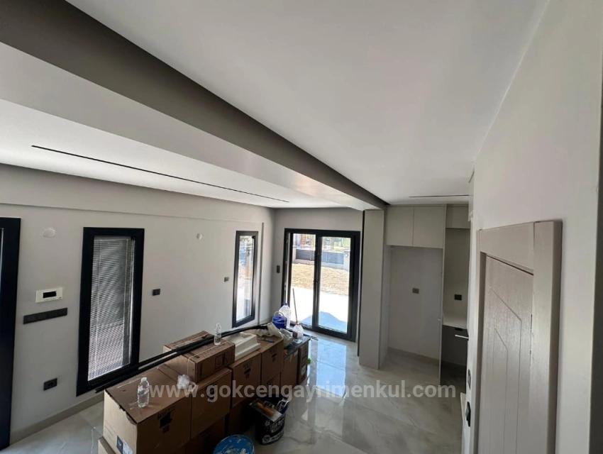 3+1 Villa Mit Großzügigem Garten, 300 Meter Vom Meer Entfernt In Der Region Gümüldür!!!!