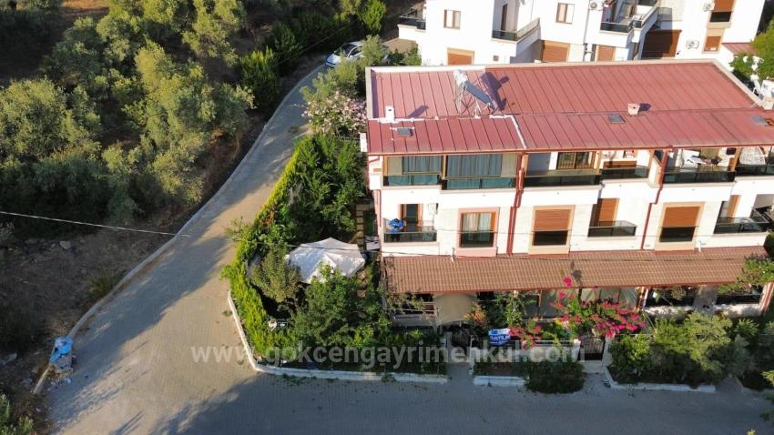 Eckgrundstück 3+1 Villa Im Zentrum Von Özdere Çukuraltı!!