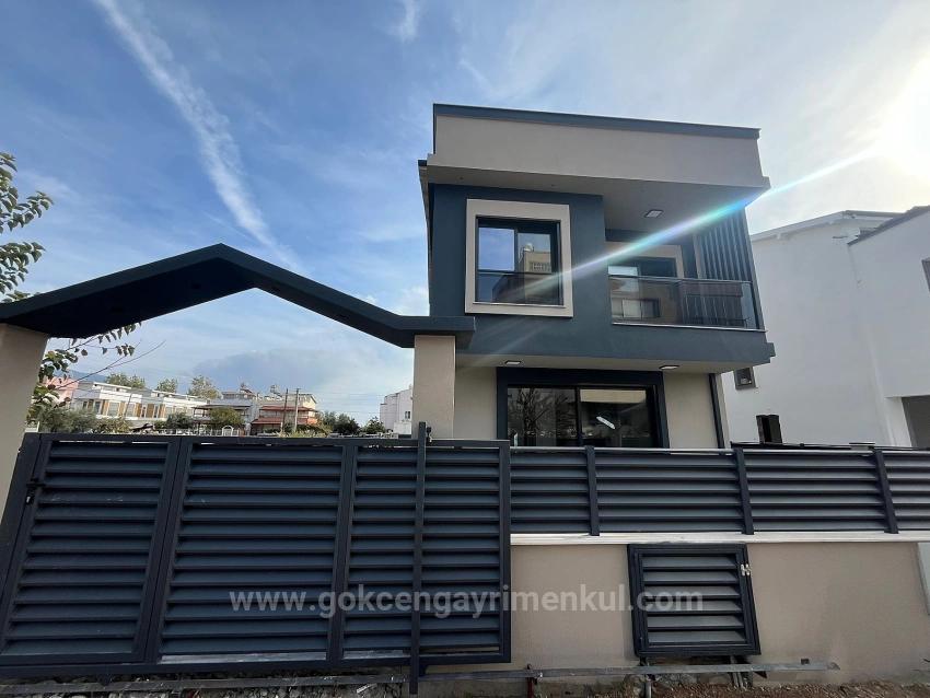 Luxusvilla Mit Parkplatz, 400 Meter Vom Meer Entfernt In Der Region Gümüldür!!!