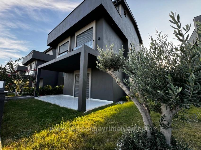 3+1 Villa In Der Region Seferihisar Doğanbey, 100 Meter Vom Meer Entfernt!!!