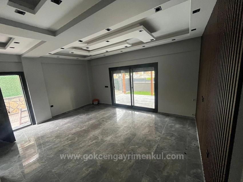 Luxuriöse 3+1-Zimmer-Villa Mit Großzügigem Garten, 80 Meter Vom Meer Entfernt In Özdere Ortamahalle!!!