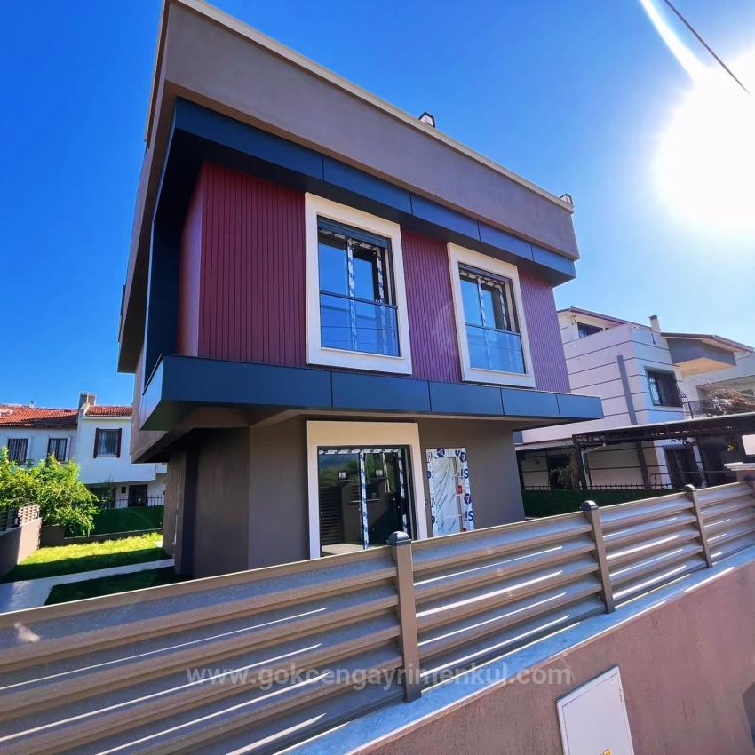3+1 Villa Mit Garten In Der Gegend Von Özdere Ortamahalle!!!
