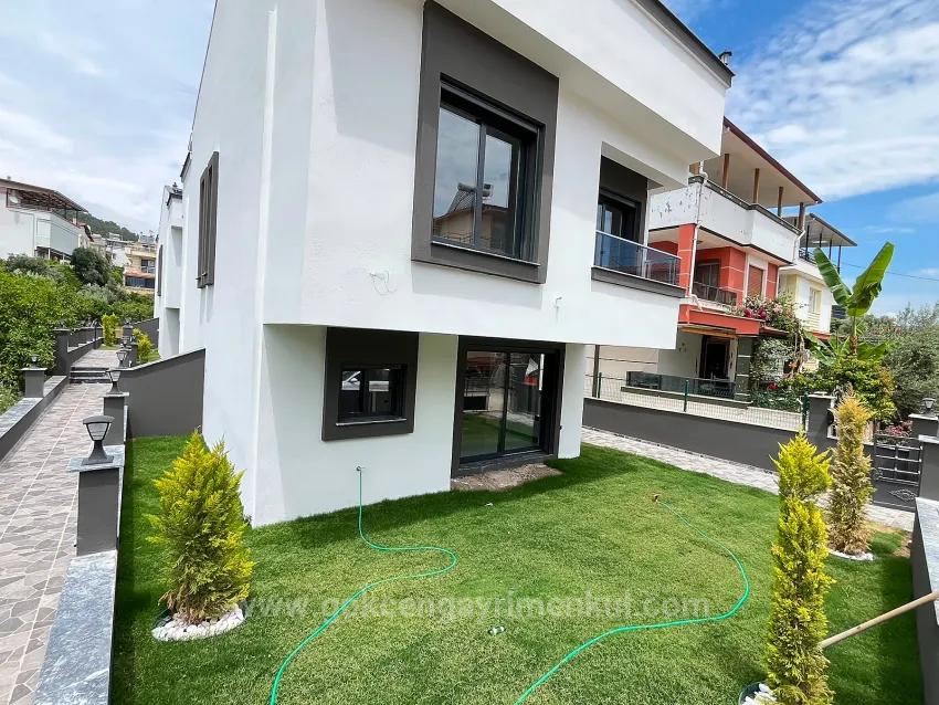 In Der Özdere Region Çukuraltı Befindet Sich Eine 3+1 Villa!!!