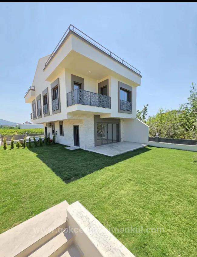 3+1-Zimmer Villa Zu Verkaufen in Gümüldür Fevzi Çakmak Bz. Menderes Gümüldür - 180 m²
