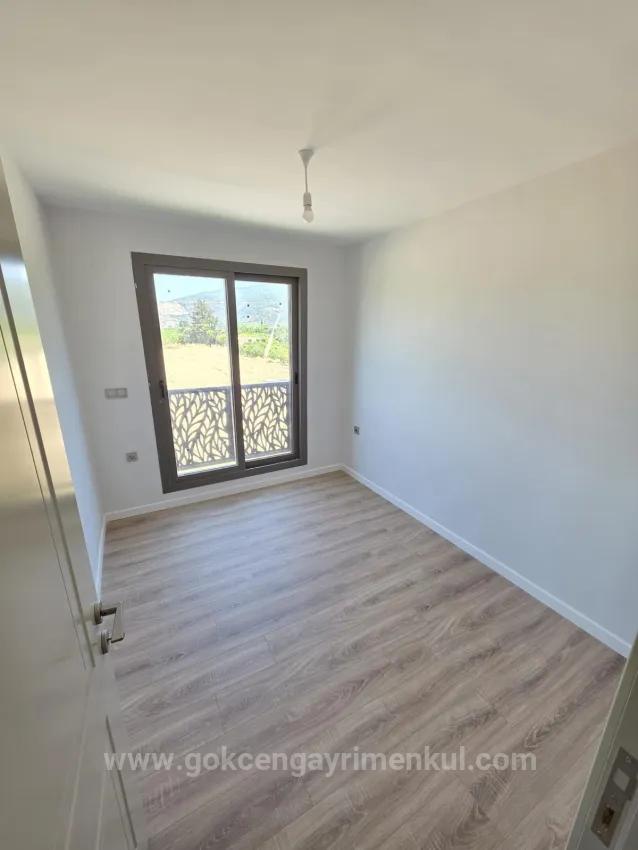 Im Gümüldür Bereich 3+1 Geräumige Villen Mit Garten!!!