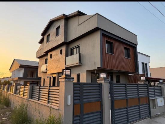 3+1 Villa Mit Großzügigem Garten, 300 Meter Vom Meer Entfernt In Der Region Gümüldür!!!!