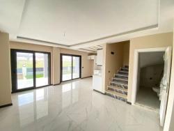 3+1-Zimmer Villa Zu Verkaufen in Cumhuriyet Bz. Seferihisar Doğanbey - 200 m²