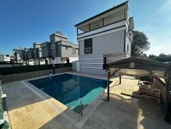 3+1-Zimmer Villa Zu Verkaufen in Cumhuriyet Bz. Seferihisar Doğanbey - 210 m²
