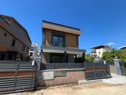 3+1-Zimmer Villa Zu Verkaufen in Çukuraltı Bz. Menderes Özdere - 200 m²