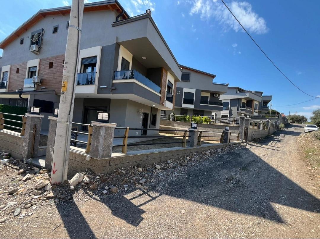 4+1 Corner Plot Villa In Özdere Ortamahalle Area!!!