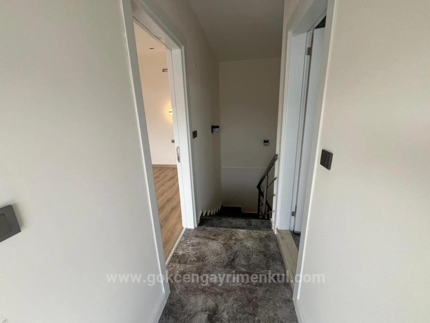 Villa With Garden, Parking, And 3 Bedrooms For Rent In Özdere Gümüldür Area, 400 Meters From The Sea!