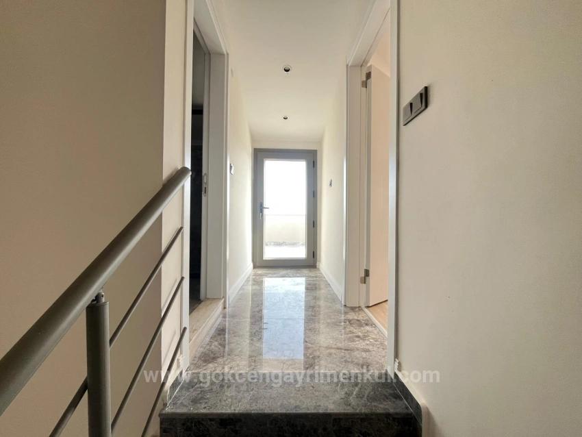 Villa With Garden, Parking, And 3 Bedrooms For Rent In Özdere Gümüldür Area, 400 Meters From The Sea!