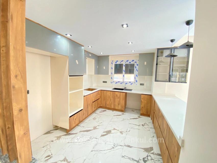 Detached 3+1 Villa In Seferihisar Kavakdere Region!!!