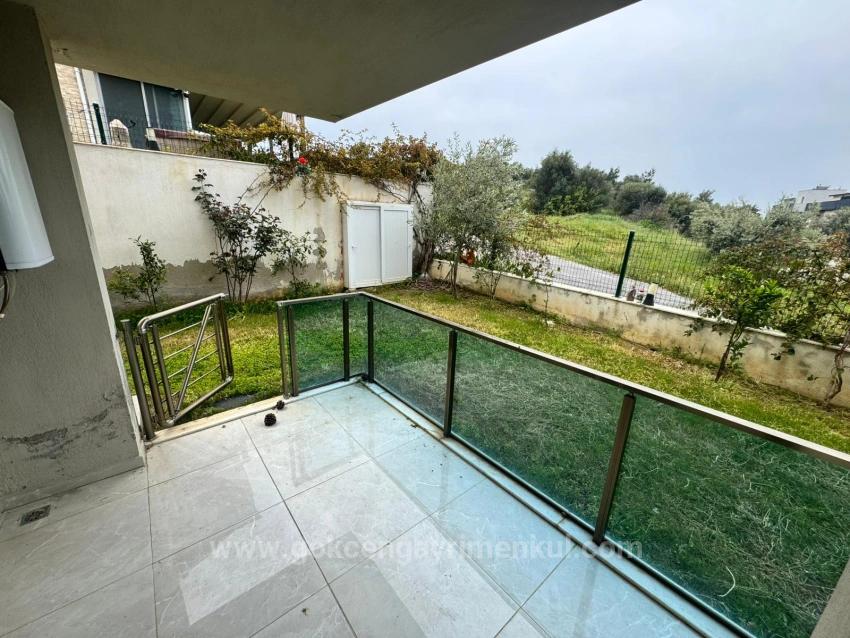2+1 Apartment With Sea View And Garden In Özdere Çukuraltı Center!!!