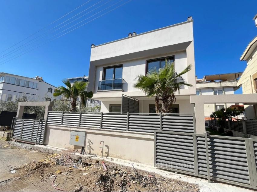 4+1 Bedroom Villa For Sale in Orta Nbh. Menderes Özdere - 200 m²