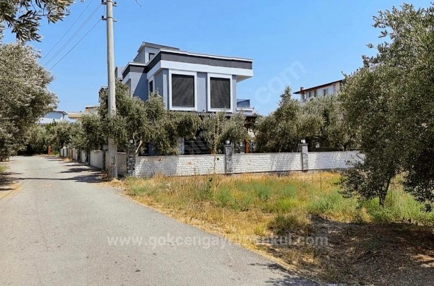 3+1 Bedroom Villa For Sale in Cumhuriyet Nbh. Seferihisar Doğanbey - 180 m²