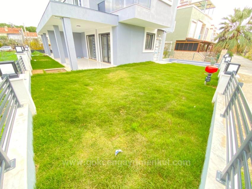 Corner Plot Villa With Large Garden In Seferihisar Cumhuriyet Region!!!!