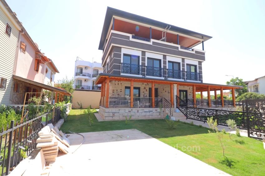 3+1 Villa In Seferihisar Ürkmez Region, 100 Meters From The Sea!!
