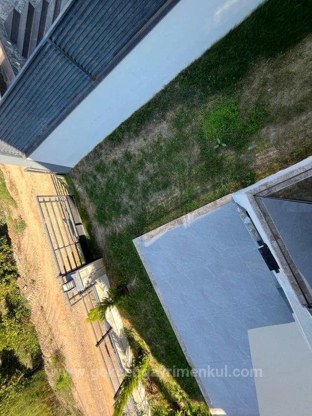 Centrally Located 3+1 Villa With Underfloor Heating In Özdere Çukuraltı Area!!!