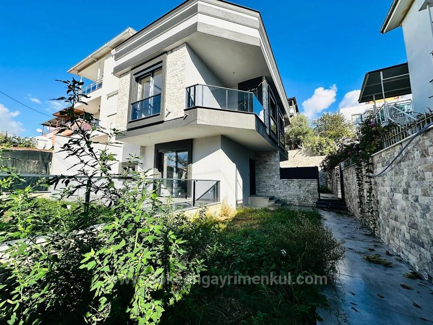 2+1 Bedroom Villa For Sale in Bengiler Nbh. Seferihisar Ürkmez - 150 m²
