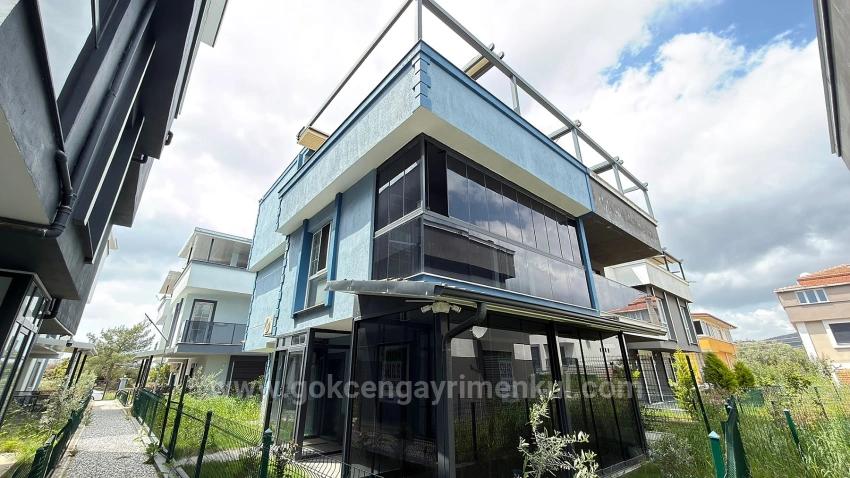 3+1 Bedroom Villa For Sale in Cumhuriyet Nbh. Seferihisar Doğanbey - 190 m²