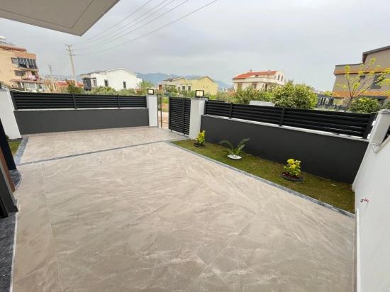 3+1 Villa With Underfloor Heating, 350 Meters From The Sea In Gümüldür Region!!