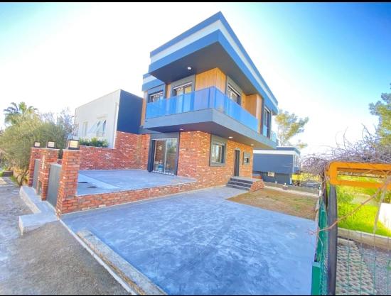 A Spacious, Detached Villa With Smart Systems In The Cumhuriyet Region Of Seferihisar!!!!