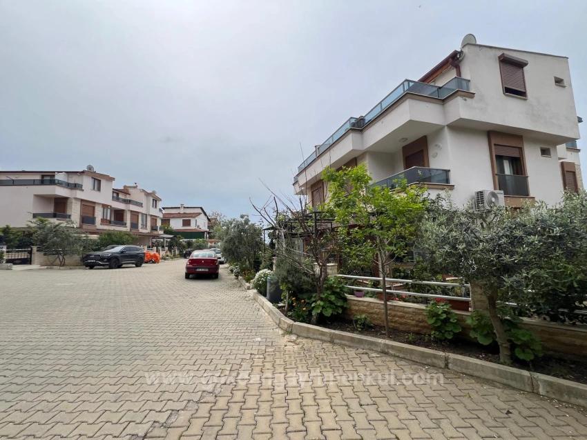 Для Продажи Вилла 3+1 в Çukuraltı Menderes Özdere - 200 m²