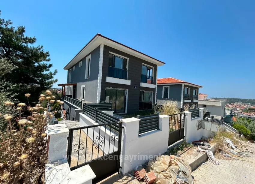 Для Продажи Вилла 4+1 в Çukuraltı Menderes Özdere - 200 m²