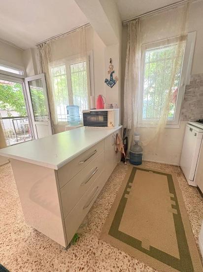 Квартира На Первом Этаже, 2 Спальни + 1 Ванная Комната, С Садом, В 50 Метрах От Моря, В Районе Гюмюльдюр!!!