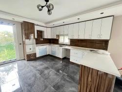 Для Продажи Вилла 3+1 в Cumhuriyet Seferihisar Doğanbey - 200 m²