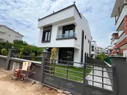 Для Продажи Вилла 3+1 в Çukuraltı Menderes Özdere - 200 m²
