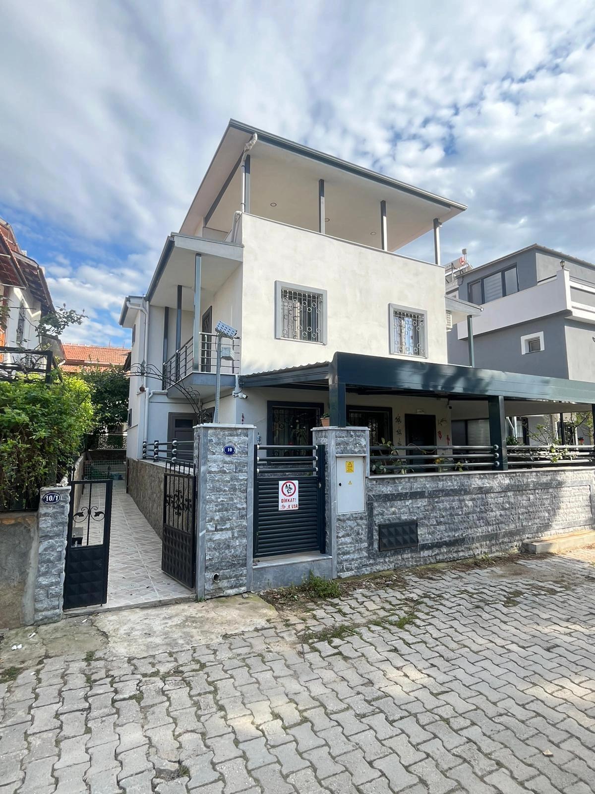 Özdere Ortamahalle Bölgesinde Denize 300mt Villa!!