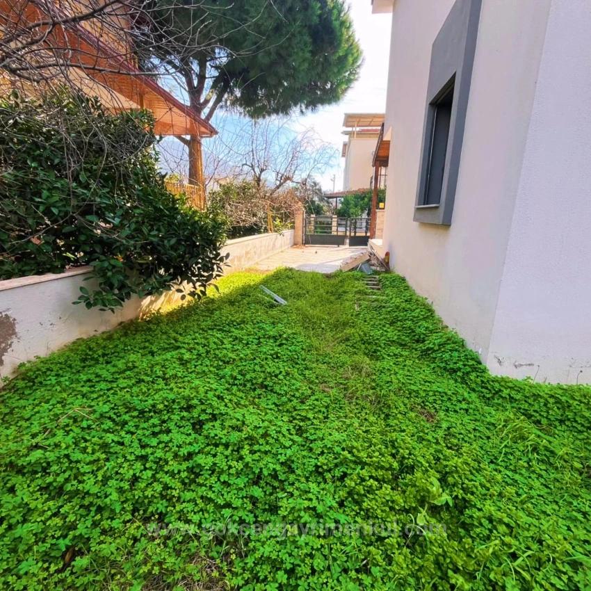 *Özdere Orta Mahalle’de Köşe Konumlu, Masrafsız Lüks Satılık 3+1 Villa!