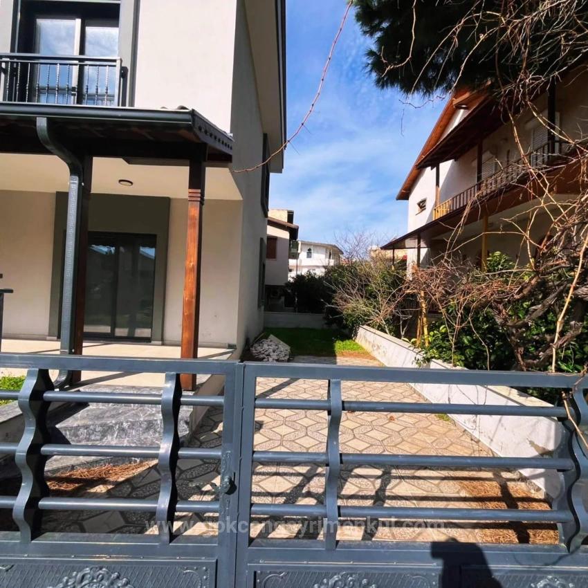 *Özdere Orta Mahalle’de Köşe Konumlu, Masrafsız Lüks Satılık 3+1 Villa!