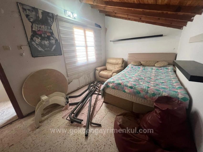 Gümüldür Bölgesinde Denize 100Mt Mesafe'de 3+1 Villa !!!