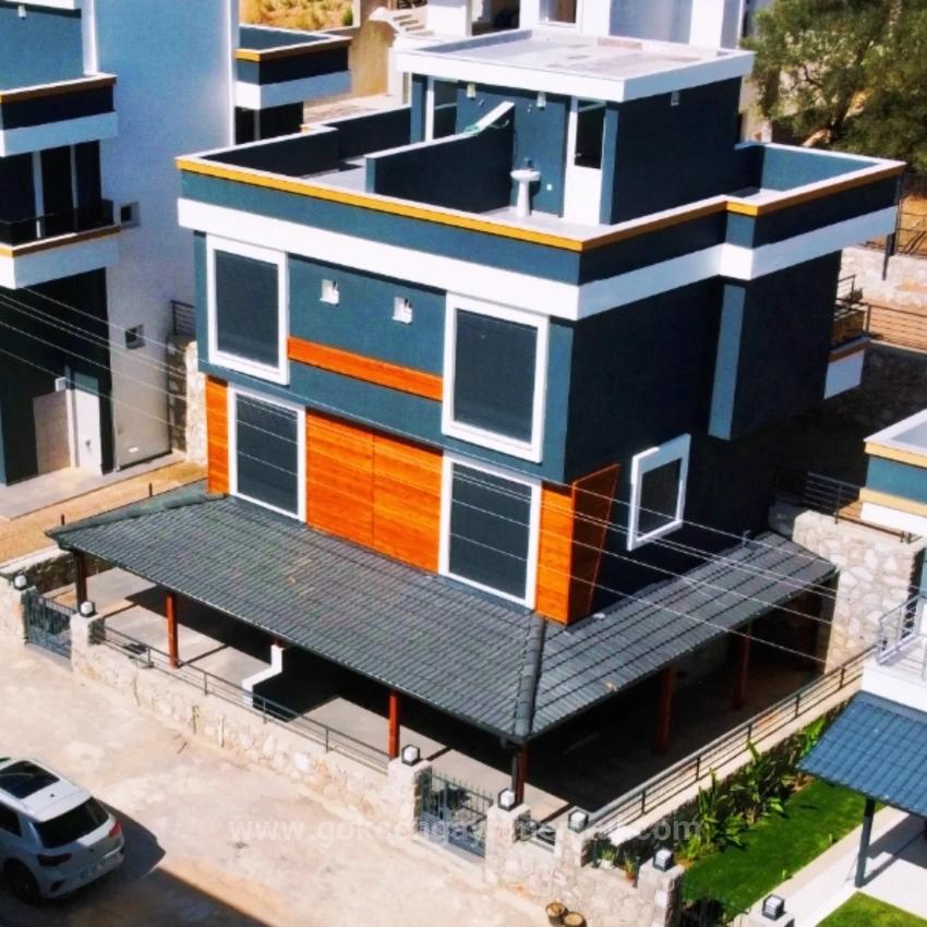 Seferihisar Doğanbey Cumhuriyet Mah. Satılık 3+1 Villa - 170 m²