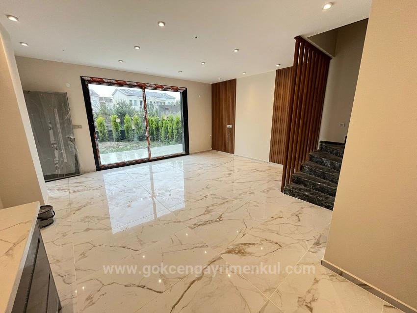 Gümüldür Bölgesinde Denize 500Mt Mesafe'de 3+1 Villa !!!!