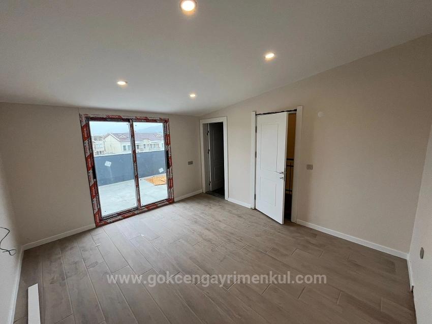 Gümüldür Bölgesinde Denize 500Mt Mesafe'de 3+1 Villa !!!!