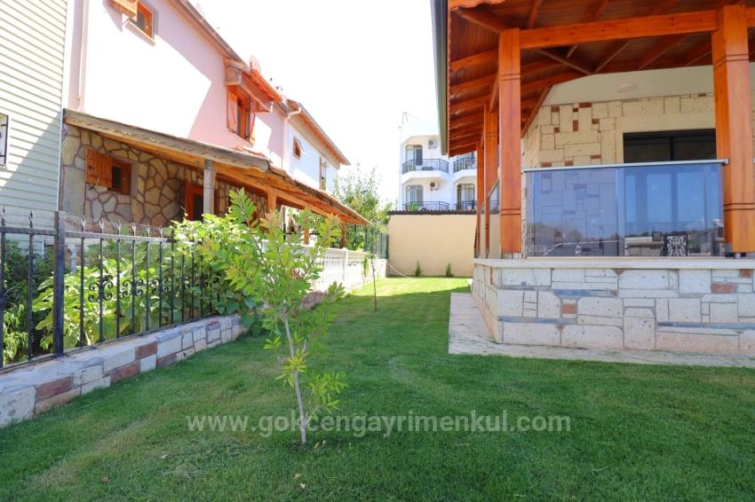 Seferihisar Ürkmez Bölgesin'de Denize 100Mt Mesafe'de 3+1 Villa!!