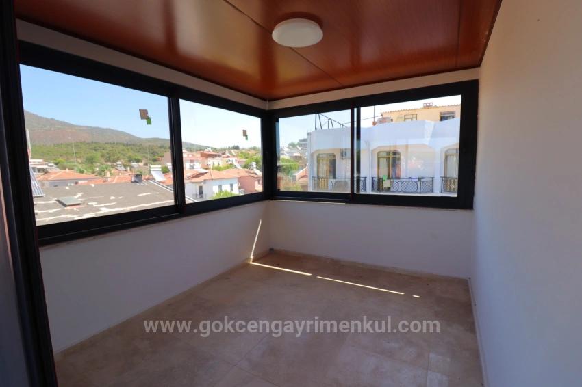 Seferihisar Ürkmez Bölgesin'de Denize 100Mt Mesafe'de 3+1 Villa!!