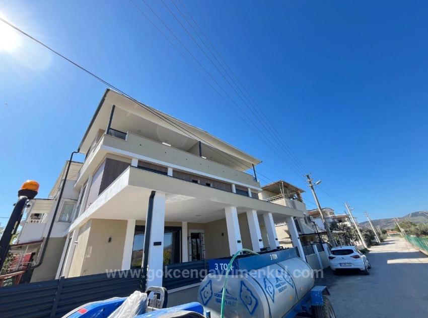 Seferihisar Cumhuriyet Bölgesinde Denize Yürüme Mesafesinde Villa !!!