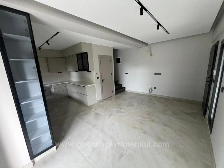 Gümüldür Bölgesinde Denize 300Mt 3+1 Geniş Bahçeli Villa!!!!