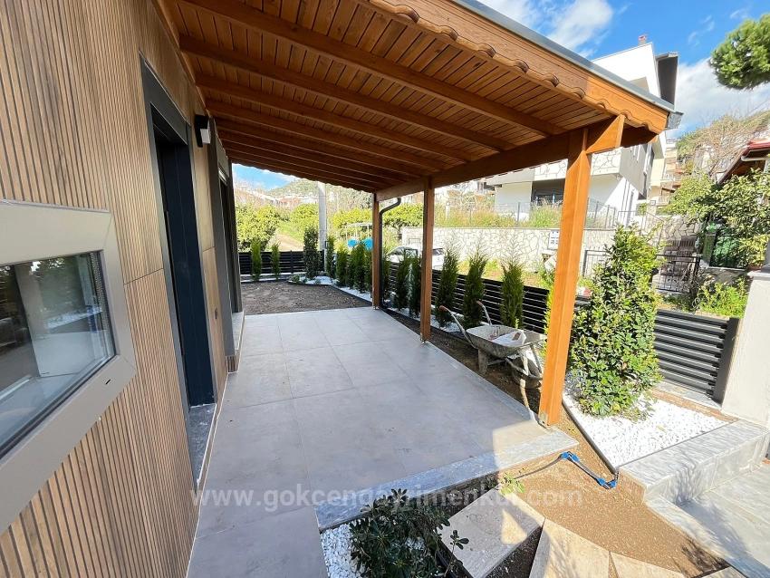 Özdere Çukuraltı Bölgesin'de Köşe Parsel Villa!!